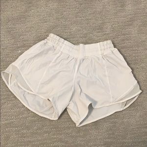 Lululemon Hotty Hot Short 2.5”